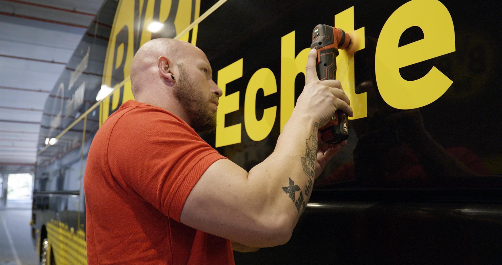 BVB Bus polieren mit FLEX