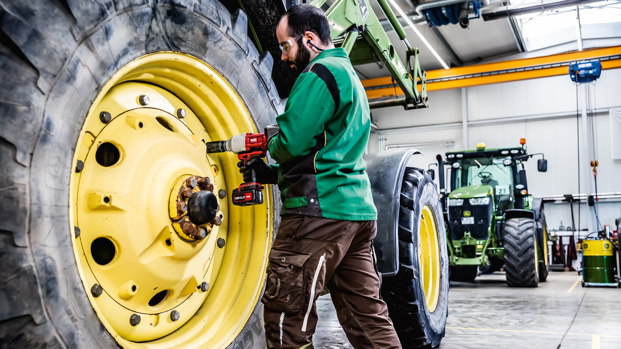 Traktorreifen wechseln mit Akku-Schlagschrauber 18 V